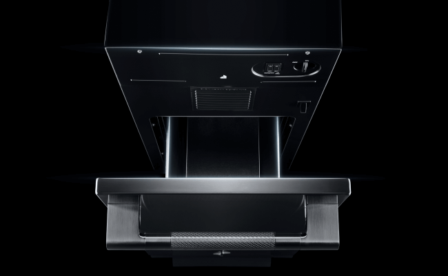 A JennAir Trash Compactor in the RISE™ Design Expression. 