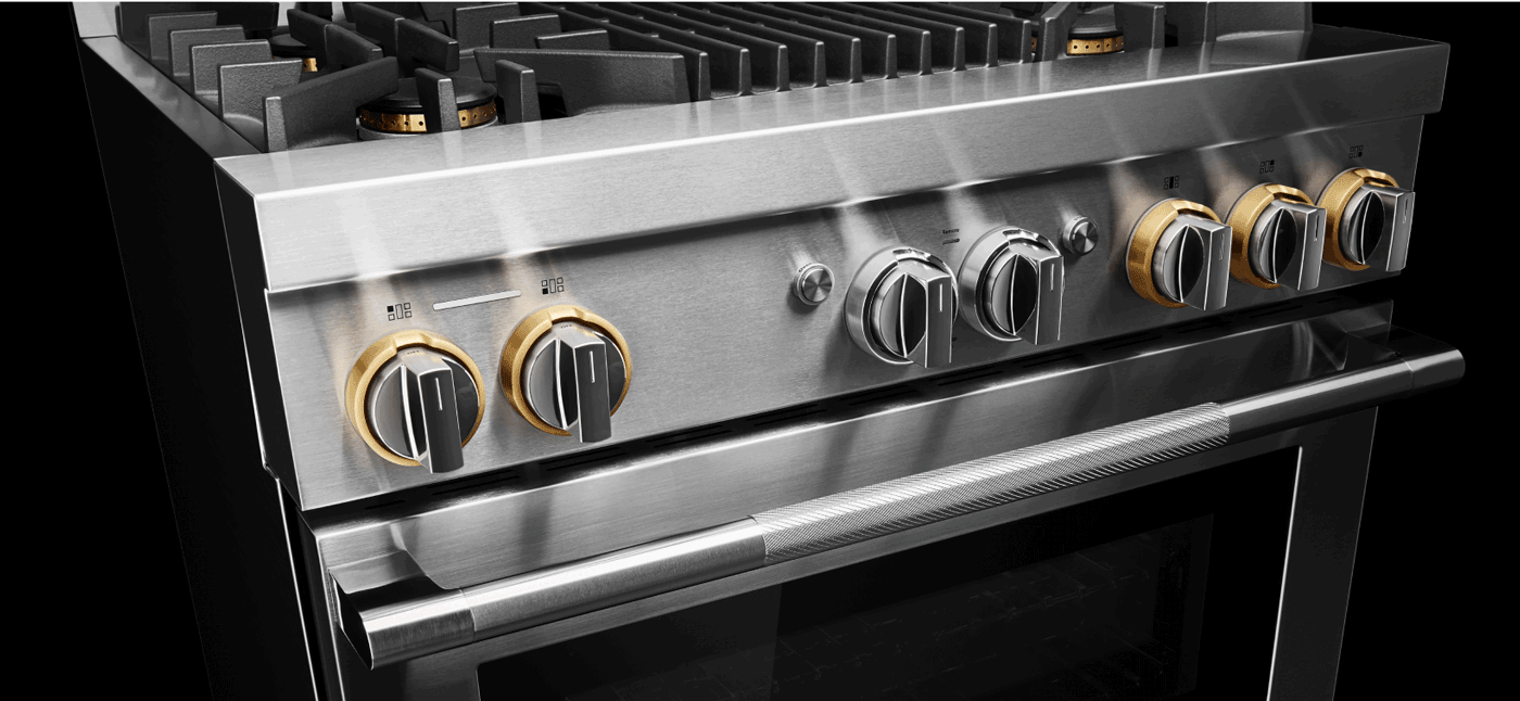 A JennAir Range in the RISE™ Design Expression. 