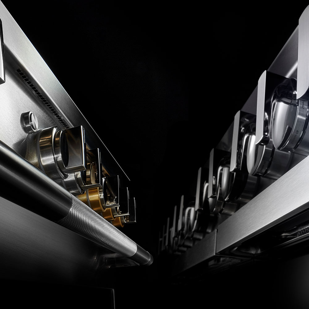 JennAir ranges in the RISE™ Design Expression and NOIR™ Design Expression. 
